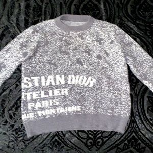 Dior Atelier Knit Sweater
Size: Men's US M / EU 48-50 / 2
Color: Grey
Used / new